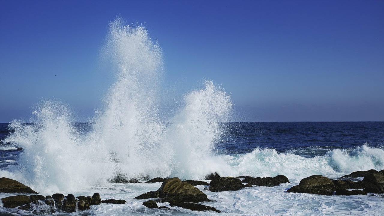 Waves, east sea, breaking waves — Financial Lifelines or Pitfalls? How Lawsuit Loans Shape Settlement Negotiations